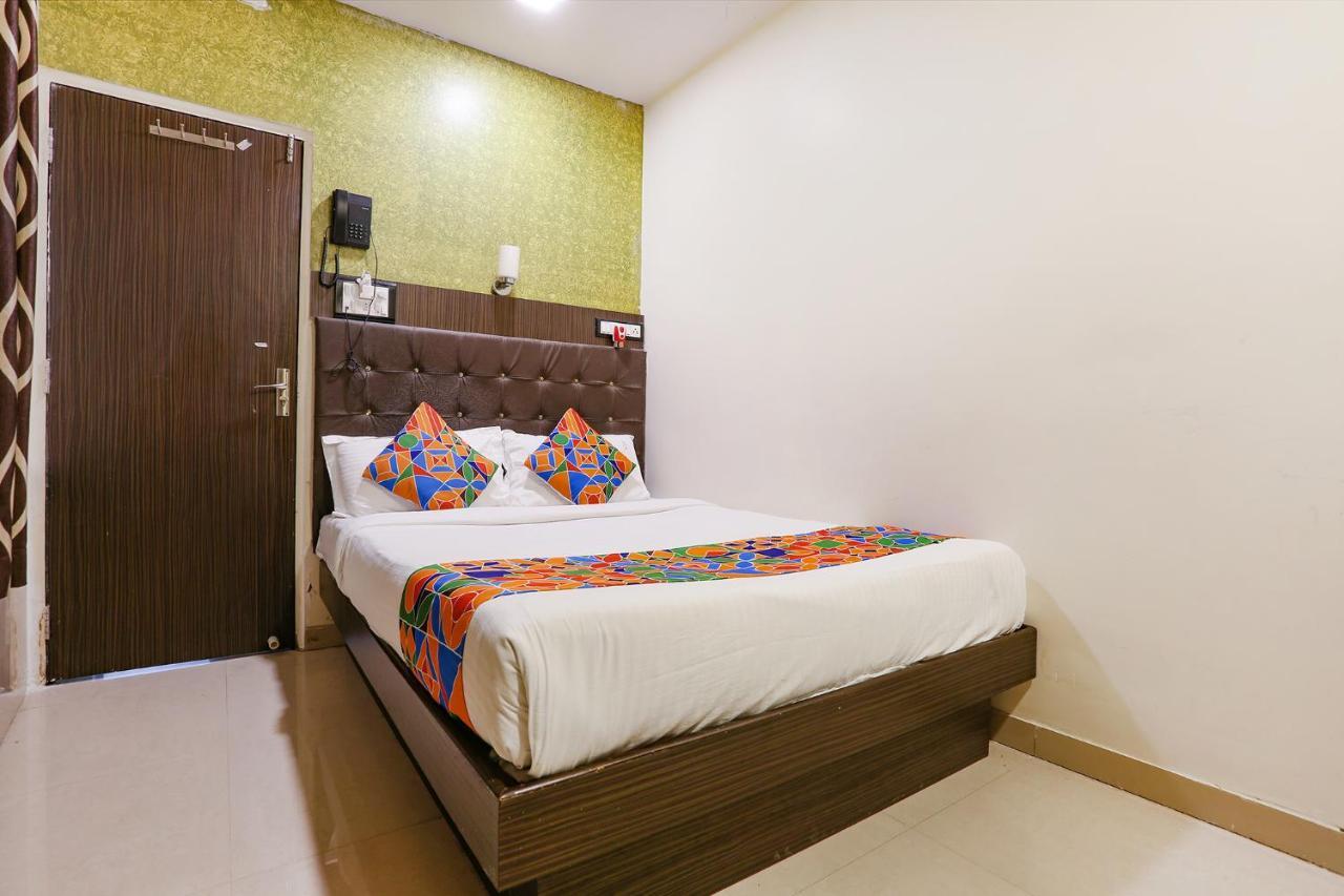 Hotel Aksa Powai Bombaim Exterior foto